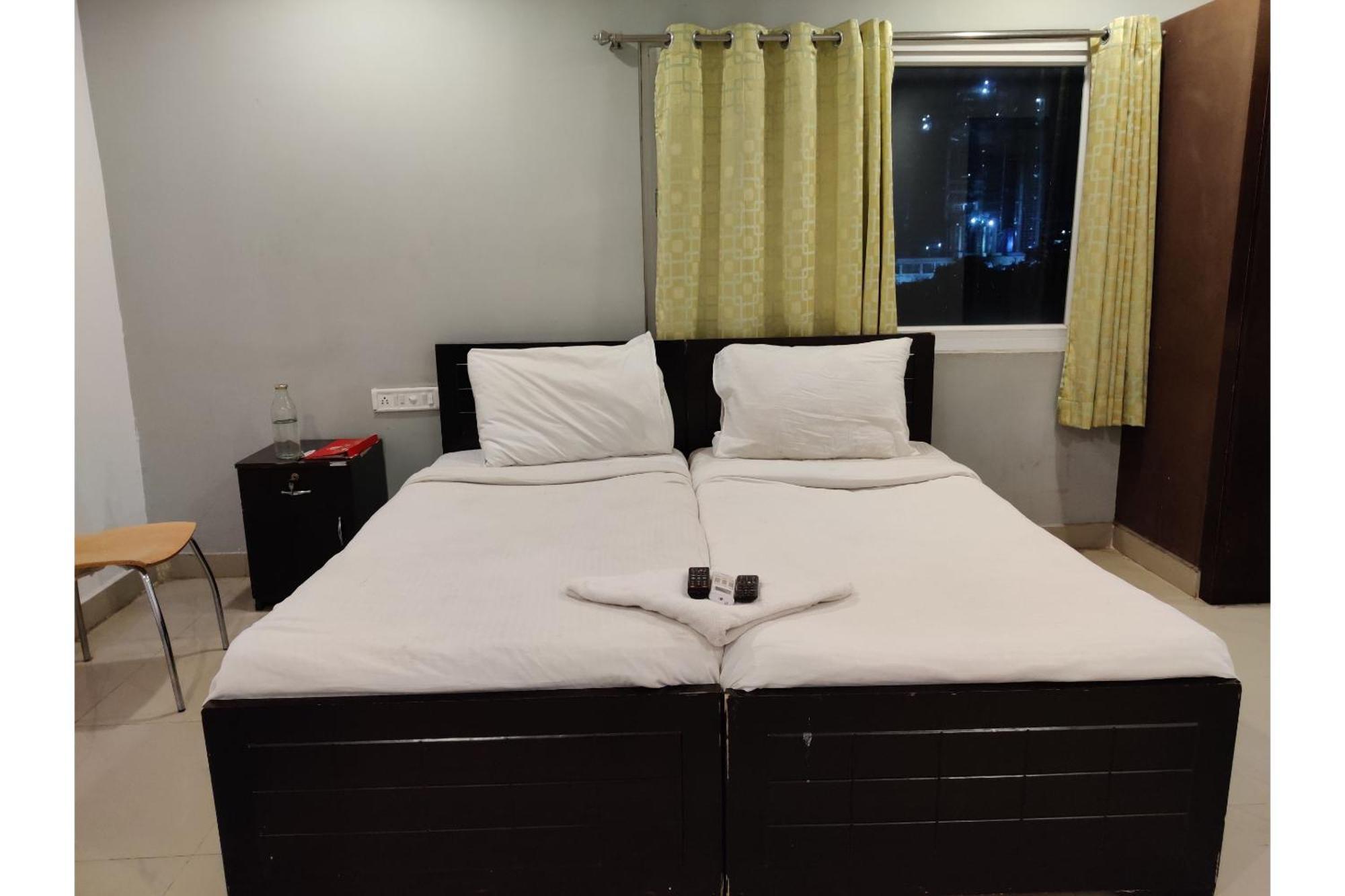Collection O Jubilee Banjara Suites Hyderabad Exterior photo