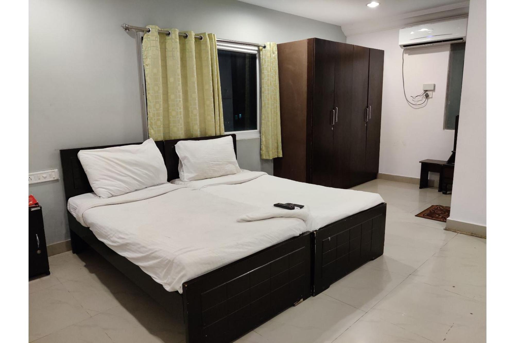 Collection O Jubilee Banjara Suites Hyderabad Exterior photo