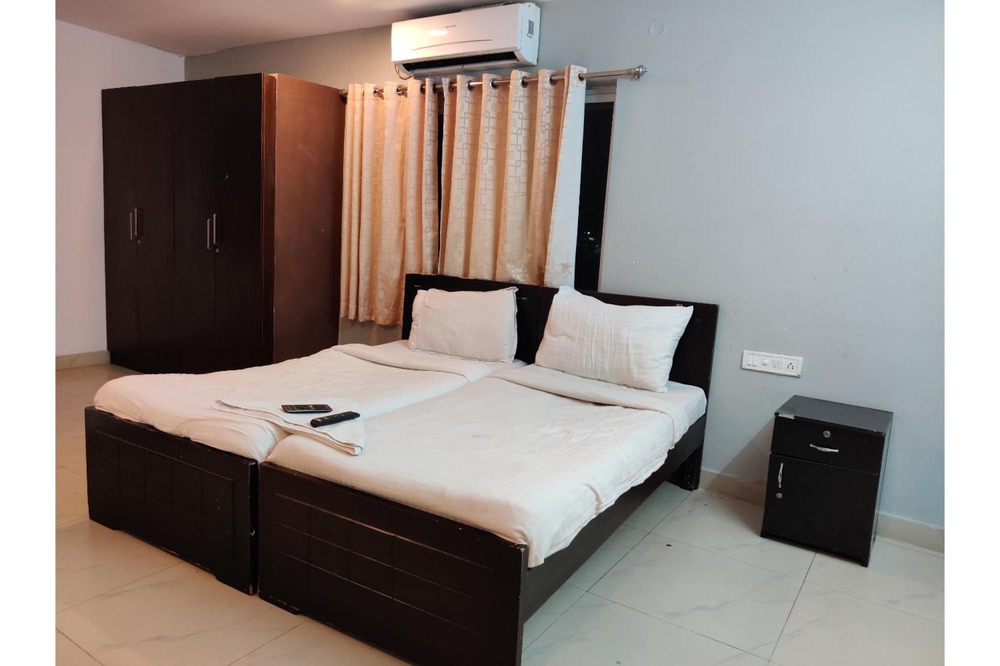 Collection O Jubilee Banjara Suites Hyderabad Exterior photo