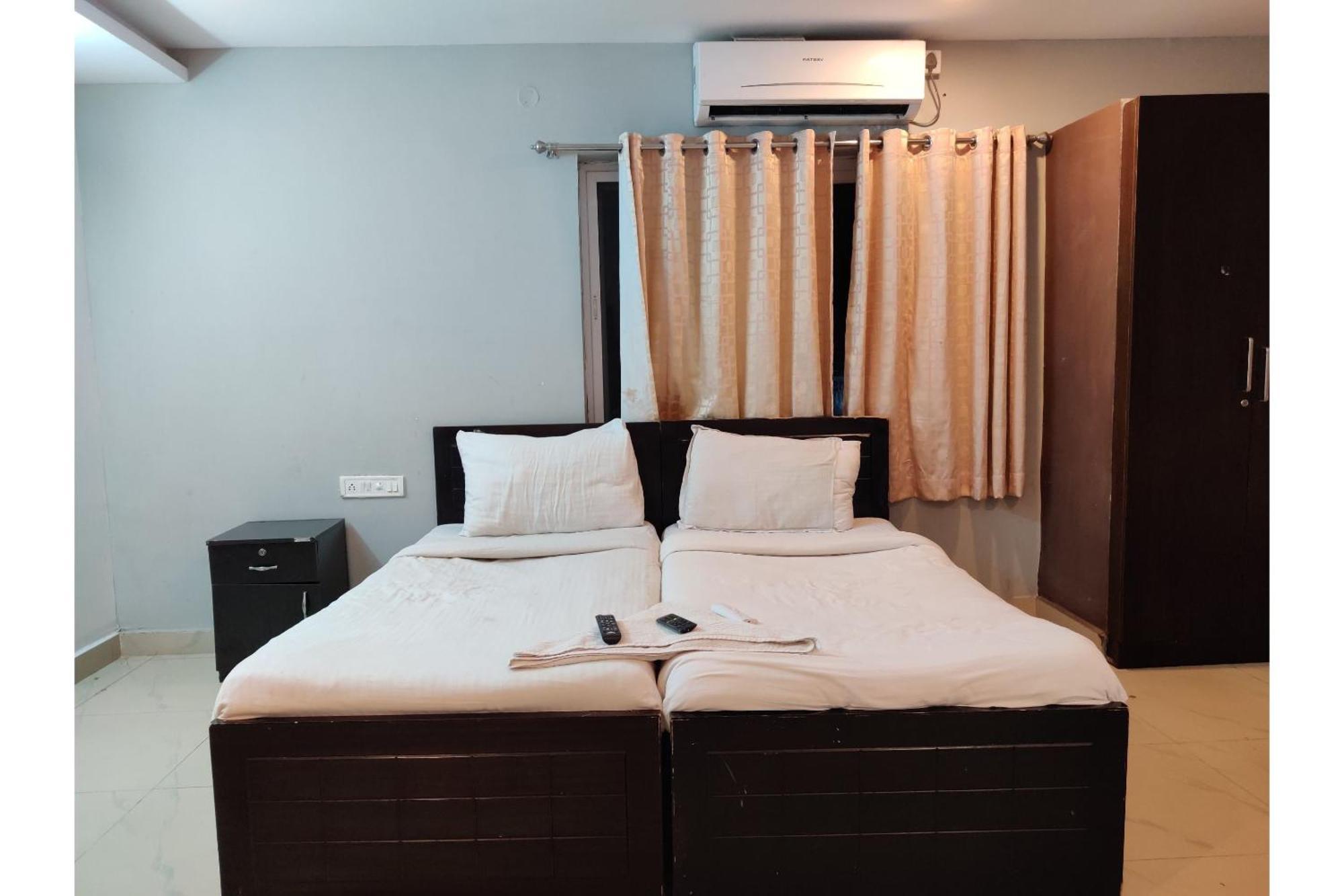 Collection O Jubilee Banjara Suites Hyderabad Exterior photo