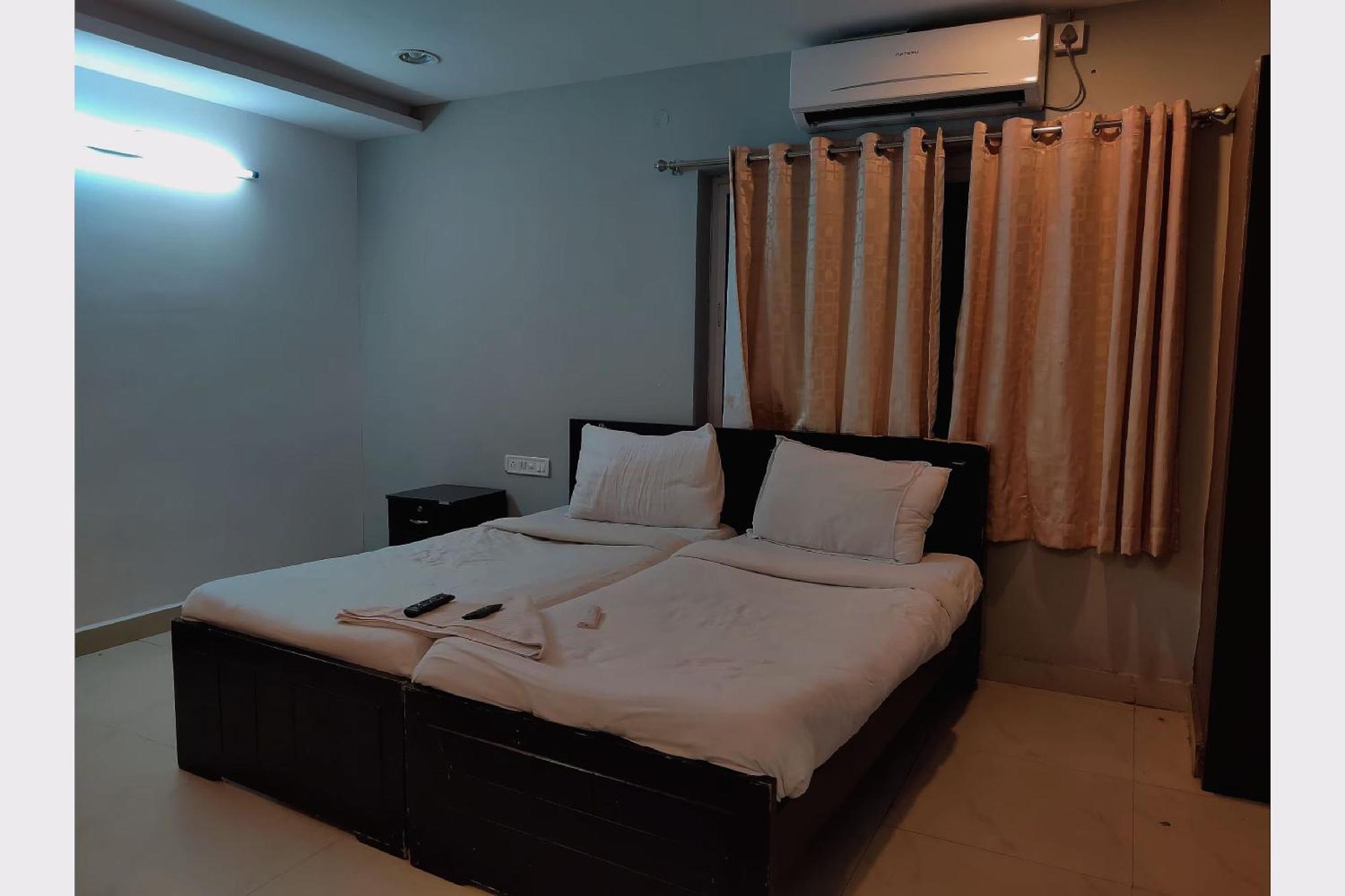 Collection O Jubilee Banjara Suites Hyderabad Exterior photo