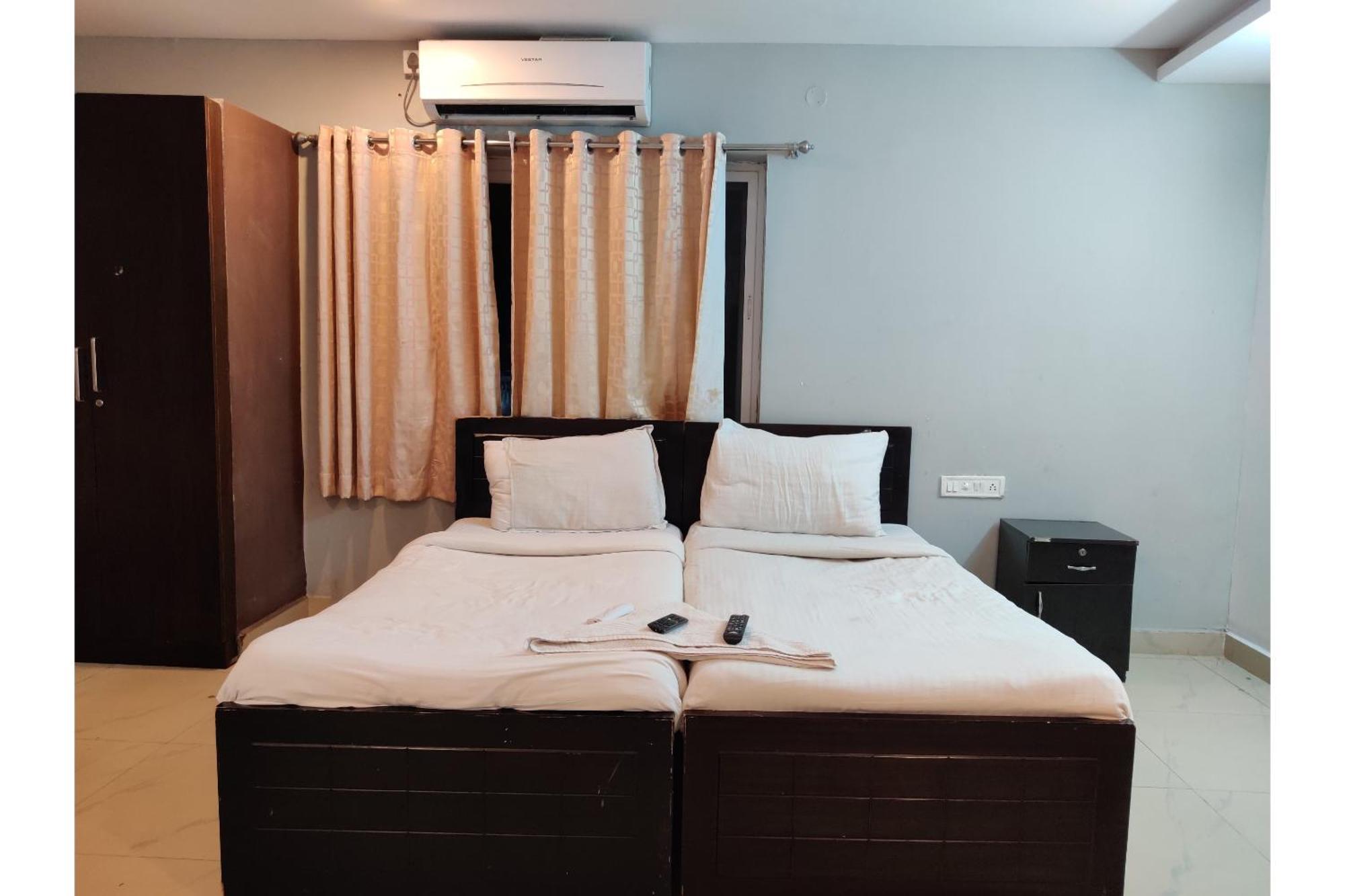 Collection O Jubilee Banjara Suites Hyderabad Exterior photo